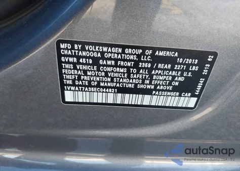 2014 Volkswagen Passat 1.8T Wolfsburg Edition z USA, uszkodzony, nr VIN 1VWAT7A35EC044821